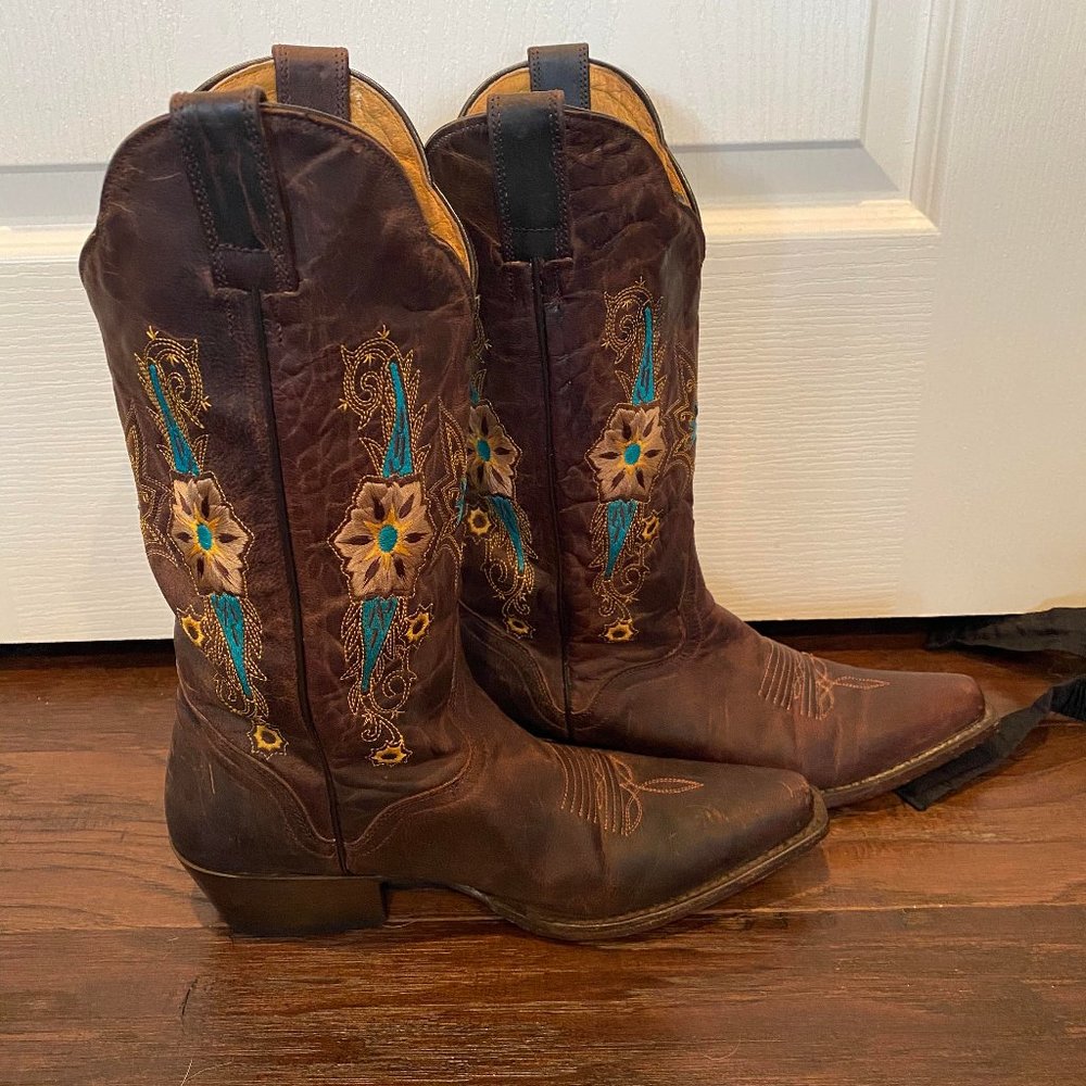 JB Dillion embroidered cowboy boots